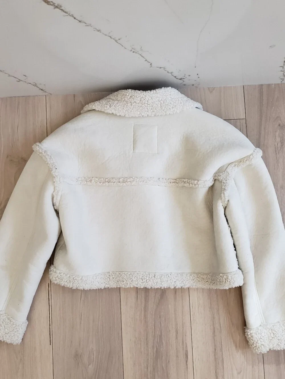 Abercrombie & Fitch Cropped‎ Vegan Suede Sherpa Jacket